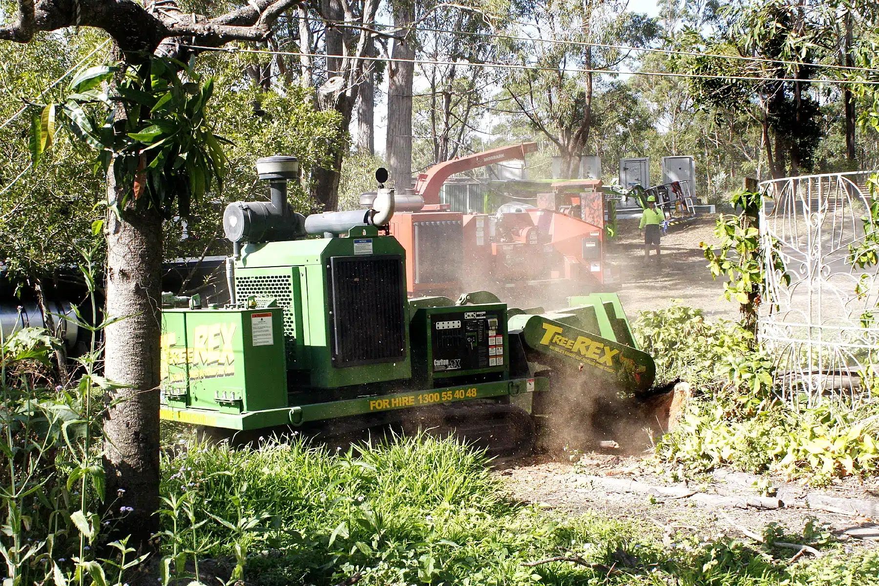 treesafe-stump-grinder-operating-on-a-residential-tree-clearing-site